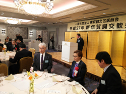 東京都北区医師会の賀詞交歓換会で。右から二番目 池内さおり衆議院議員