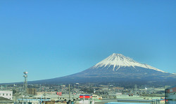 行きの新幹線から見えた富士山
