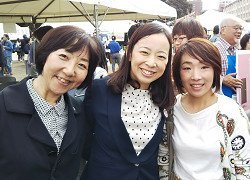 JCPサポーターまつり にて、左：：山崎たい子区議、ちゅおう：きらよしこ段議員議員