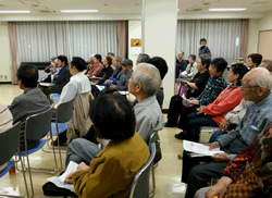 10月17日、堀船ふれあい館での、国政・都区政報告懇談会　会場風景